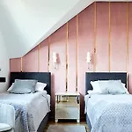 Farie Mazury Dom Na Wylacznosc Dla 20 Osob Z Basenem, Sauna I Jacuzzi *