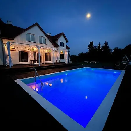Farie, Na Mazurach Z Basenem, Jacuzzi, Sauną Dla 20 Osób Willa *